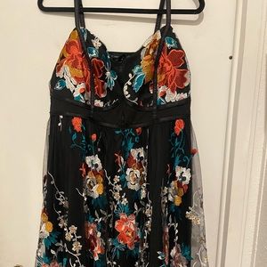 NWT Torrid size 16 embroidered dress